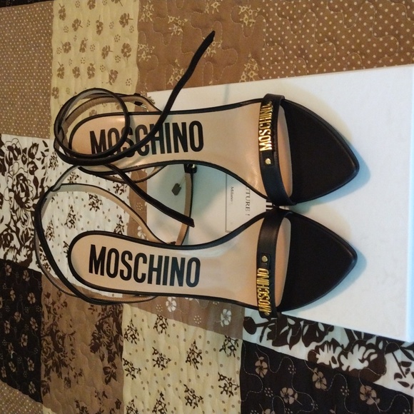 ❗ SOLD ❗ 🥰💯 Auth Moschino Heels - Picture 6 of 14